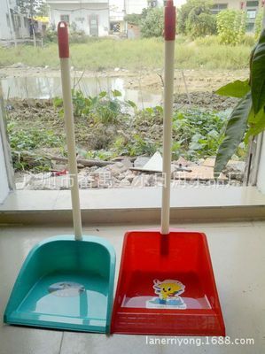 广州珠海垃圾铲厂家详解 新料旧料木杆垃圾铲的低价批发指南